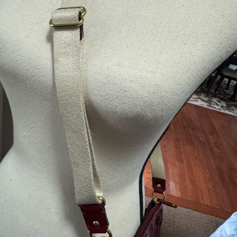 Coach Crossbody Bag Madison Swing pack Burgundy color - Picture 3 of 6